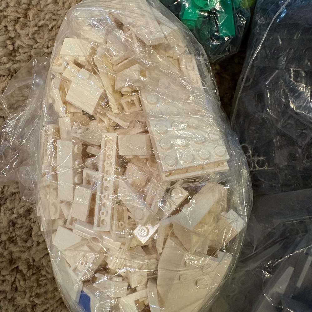 Lego 4 Pound Bundle - Picture 6 of 8